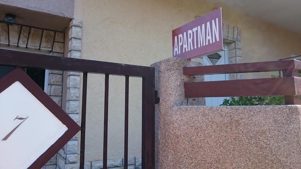 Apartments Jita Primošten المظهر الخارجي الصورة